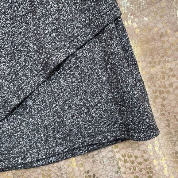 Abercrombie & Fitch gray viscose/elastane mini skirt, size XS - Picture 2 of 5